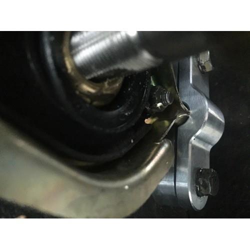 BLOX Racing 2-Piece Billet Aluminum Solid Shifter Bushing for Honda Civic, CRX, and Acura Integra (Part BXAC-00321)