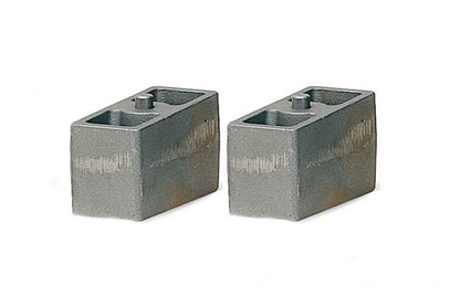 Fabtech 92-99 GM C1500 2WD Rear Leaf Spring Block Kit - 4 Inch Lift